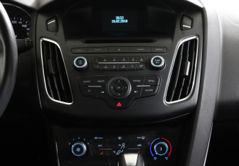 Подержанный автомобиль Ford Focus Wagon 2018 года (8 фото)