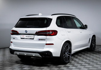 Подержанный автомобиль BMW X5 2019 года (5 фото)