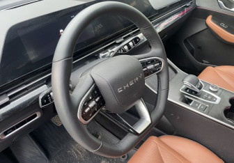 Подержанный автомобиль Omoda C5 2023 года (14 фото)