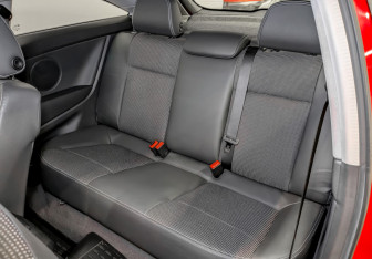 Подержанный автомобиль Opel Astra Hatchback 2007 года (12 фото)