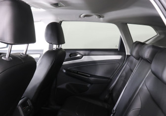 Подержанный автомобиль Jetta VS5 2022 года (12 фото)