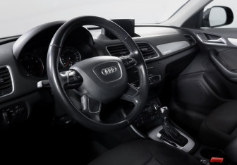 Подержанный автомобиль Audi Q3 2015 года (14 фото)