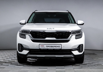 Подержанный автомобиль Kia Seltos 2022 года (2 фото)