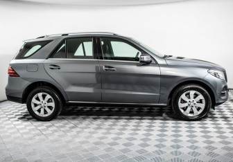 Подержанный автомобиль Mercedes-Benz GLE 2016 года (4 фото)