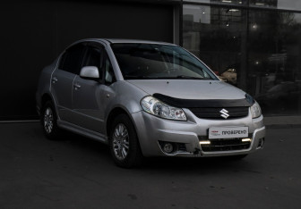 Подержанный автомобиль Suzuki SX4 Sedan 2010 года (3 фото)