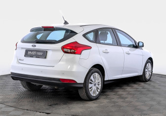 Подержанный автомобиль Ford Focus Hatchback 2018 года (5 фото)
