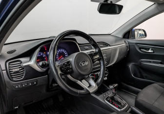 Подержанный автомобиль Kia Rio Hatchback 2021 года (15 фото)