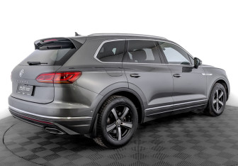 Подержанный автомобиль Volkswagen Touareg 2020 года (5 фото)