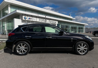 Подержанный автомобиль Infiniti QX50 2013 года (4 фото)