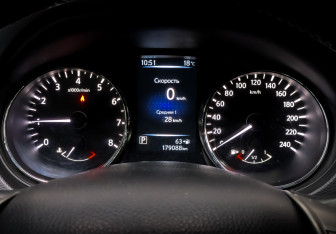 Подержанный автомобиль Nissan Qashqai 2014 года (12 фото)