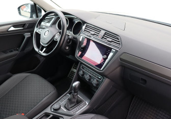Подержанный автомобиль Volkswagen Tiguan 2018 года (10 фото)