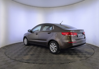 Подержанный автомобиль Kia Rio Sedan 2015 года (7 фото)