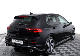 Подержанный автомобиль Volkswagen Golf GTI Hatchback 2021 года (5 фото)