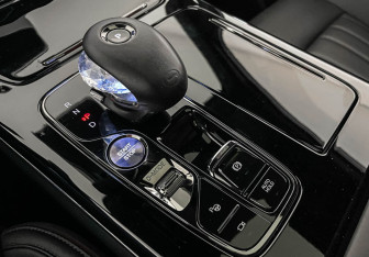 Подержанный автомобиль GAC M8 2024 года (15 фото)