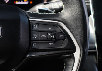 Подержанный автомобиль Jeep Grand Cherokee 2021 года (28 фото)