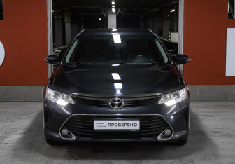 Подержанный автомобиль Toyota Camry Sedan 2016 года (2 фото)