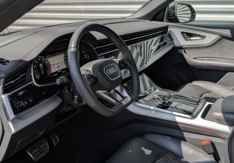 Подержанный автомобиль Audi Q8 2024 года (14 фото)