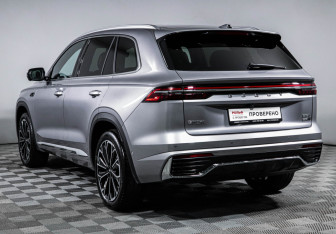Подержанный автомобиль Geely Monjaro 2025 года (7 фото)