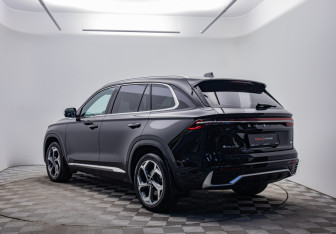 Подержанный автомобиль Geely Monjaro 2024 года (7 фото)