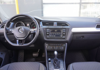 Подержанный автомобиль Volkswagen Tiguan 2018 года (15 фото)