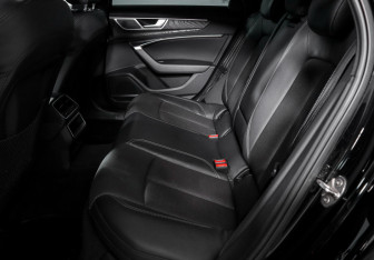 Подержанный автомобиль Audi A6 Sedan 2019 года (10 фото)