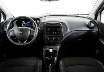 Подержанный автомобиль Renault Kaptur 2018 года (8 фото)