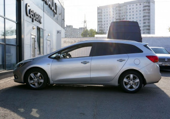 Подержанный автомобиль Kia Ceed Wagon 2014 года (8 фото)