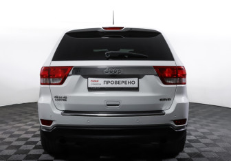 Подержанный автомобиль Jeep Grand Cherokee 2012 года (6 фото)