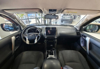 Подержанный автомобиль Toyota Land Cruiser Prado 2013 года (10 фото)
