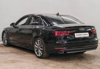 Подержанный автомобиль Audi A4 Sedan 2017 года (7 фото)