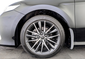 Подержанный автомобиль Toyota Camry Sedan 2021 года (18 фото)