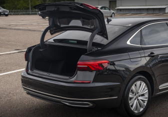 Подержанный автомобиль Volkswagen Passat Sedan 2020 года (23 фото)