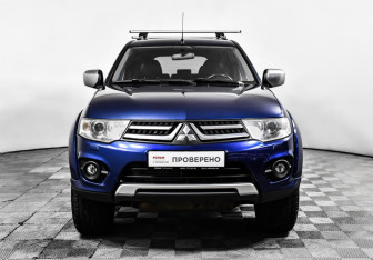 Подержанный автомобиль Mitsubishi Pajero Sport 2013 года (2 фото)
