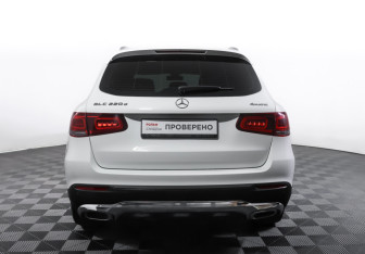 Подержанный автомобиль Mercedes-Benz GLC Coupe 2021 года (6 фото)