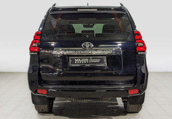 Подержанный автомобиль Toyota Land Cruiser Prado 2019 года (6 фото)