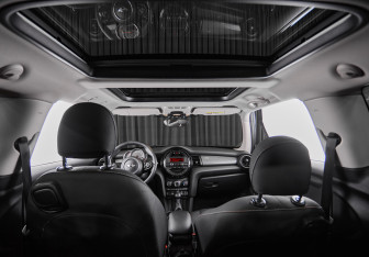 Подержанный автомобиль MINI Hatch 2018 года (18 фото)