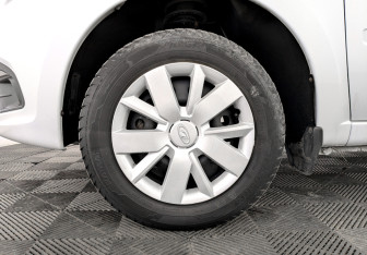 Подержанный автомобиль LADA (ВАЗ) Granta Sedan 2023 года (18 фото)