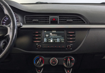 Подержанный автомобиль Kia Rio Hatchback 2019 года (15 фото)