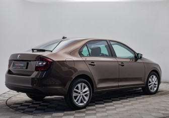 Подержанный автомобиль Skoda Rapid Liftback 2019 года (5 фото)
