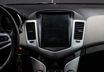 Подержанный автомобиль Chevrolet Cruze Sedan 2011 года (10 фото)