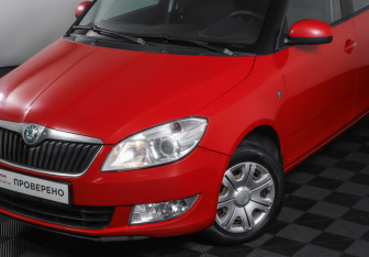 Подержанный автомобиль Skoda Fabia Hatchback 2011 года (20 фото)