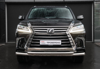 Подержанный автомобиль Lexus LX 2018 года (2 фото)