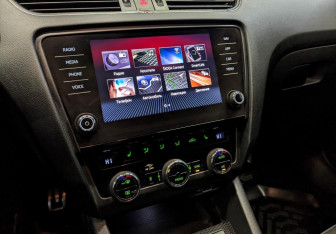 Подержанный автомобиль Skoda Octavia RS Wagon 2020 года (14 фото)