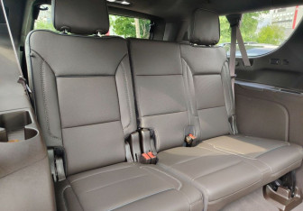 Подержанный автомобиль GMC Yukon 2023 года (15 фото)