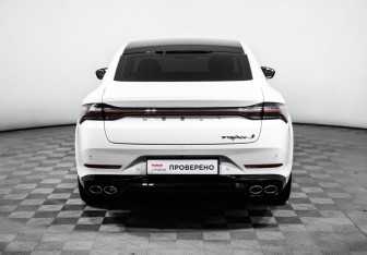Подержанный автомобиль Geely Preface 2024 года (6 фото)