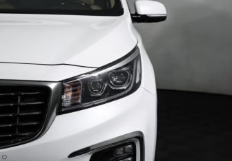 Подержанный автомобиль Kia Carnival 2019 года (30 фото)