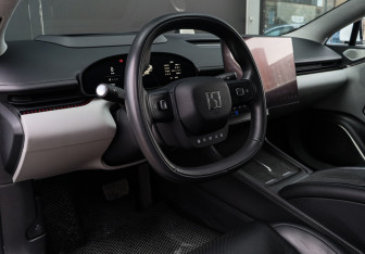 Подержанный автомобиль Zeekr 007 2024 года (17 фото)