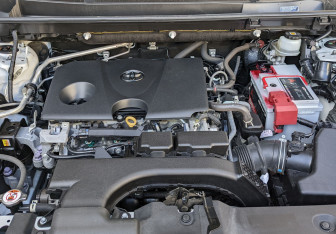 Подержанный автомобиль Toyota RAV4 2021 года (9 фото)