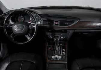 Подержанный автомобиль Audi A6 Sedan 2015 года (12 фото)