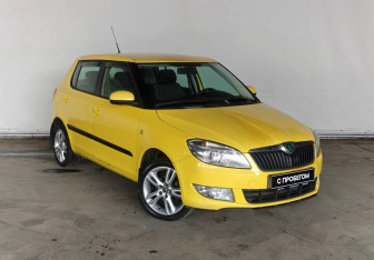 Подержанный автомобиль Skoda Fabia Hatchback 2010 года (3 фото)